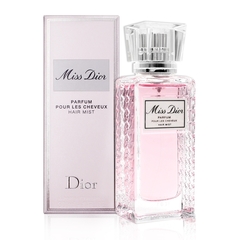 網友sasajan在心得中提到Miss Dior髮香噴霧和洗卸旅行組有關 感覺小瓶身的設計放在隨身包包中也沒問題外出