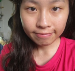 想買純粹遮蝦疵的產品屈臣氏小姐一推我一把我