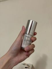 他們的A醇一起使用(早C晚A)質地是透明水