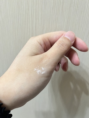 是快用完就要一直往下壓😂 是快用完就要一直往下壓😂