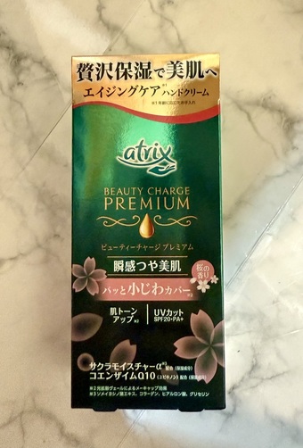 我只差沒拿來擦臉了😅 我只差沒拿來擦臉了😅