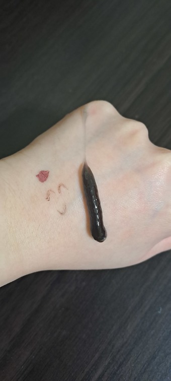 睫毛膏黑色就是卸妝凝膠本人