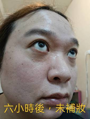 再補妝就變得很自然完全不厚重 再補妝就變得很自然完全不厚重
