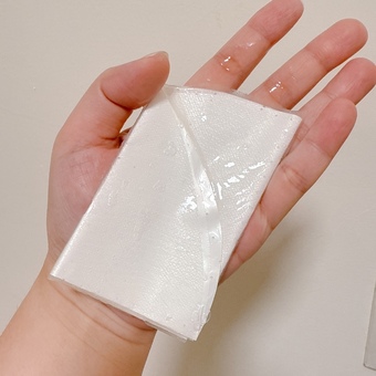 紫色為主搭配花果的手繪插圖