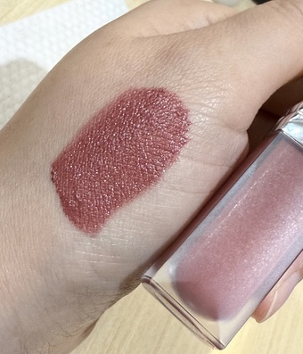 一支是為了要測試卸妝用的😆 一支是為了要測試卸妝用的😆