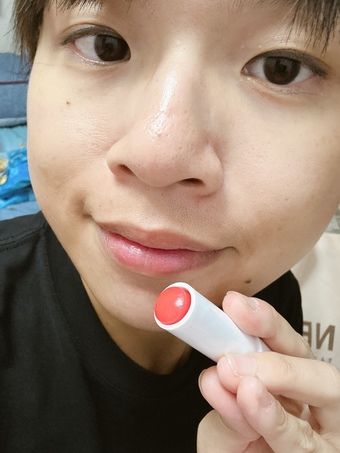 顏色看起來就像西瓜果肉一樣紅