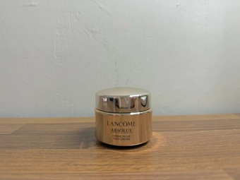 H版本也就是豐潤版的玫瑰霜 H版本也就是豐潤版的玫瑰霜