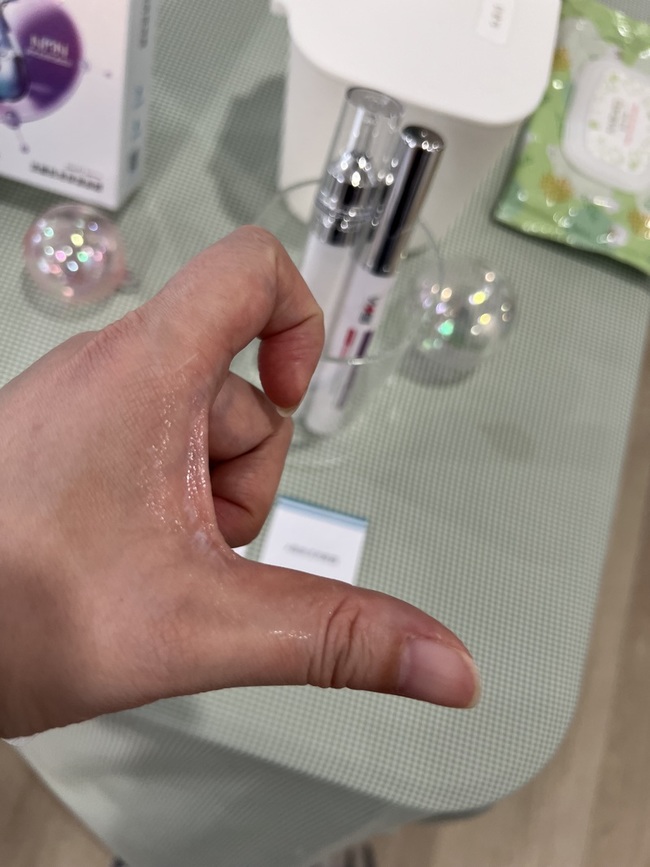 img我試擦在虎口處