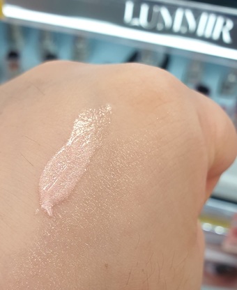易推開打造清透的自然光澤感 易推開打造清透的自然光澤感