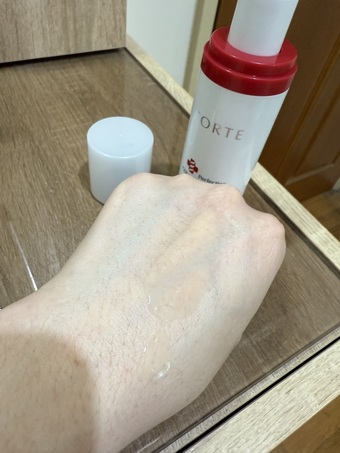 g精華液擠出後是半透明狀