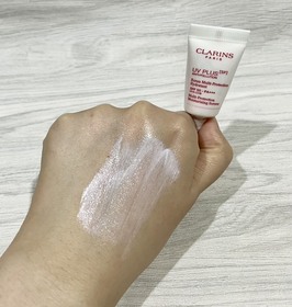 轉角遇到貓 - CLARINS 克蘭詩 5P防禦UV水凝乳SPF50/PA+++(Baby粉) 使用心得圖片