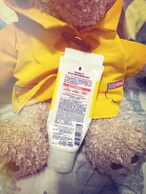 允荷 - Melano CC 維他命C酵素深層清潔洗面乳 使用心得圖片