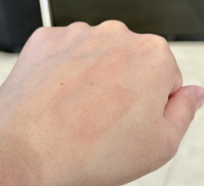 若單擦會有微微的染唇效果