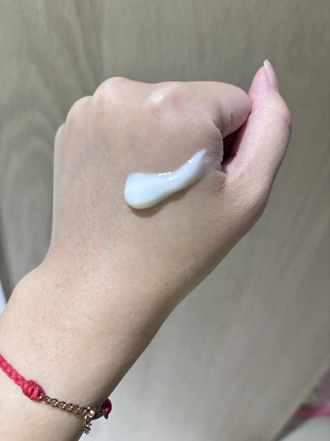 適膚舒緩修護保濕乳很可以