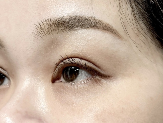 覺它屬於保濕蜜粉控油力道尚可 覺它屬於保濕蜜粉控油力道尚可