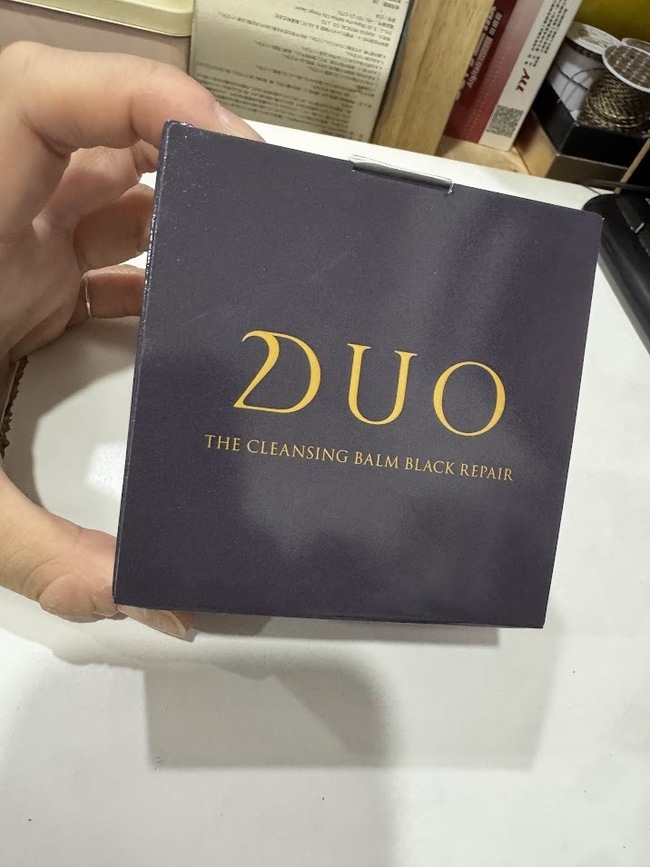 以前我只要有濃妝有防水睫毛膏