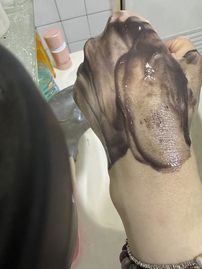 候有淡淡的檸檬香舒服的好聞~