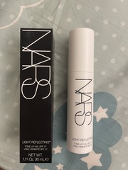 愛亂買的女子 - NARS 裸光亮顏妝前凝乳 使用心得圖片