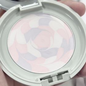 Lilinpolly - ORBIS 輕紗光透蜜粉餅(花繪限定版) 使用心得圖片