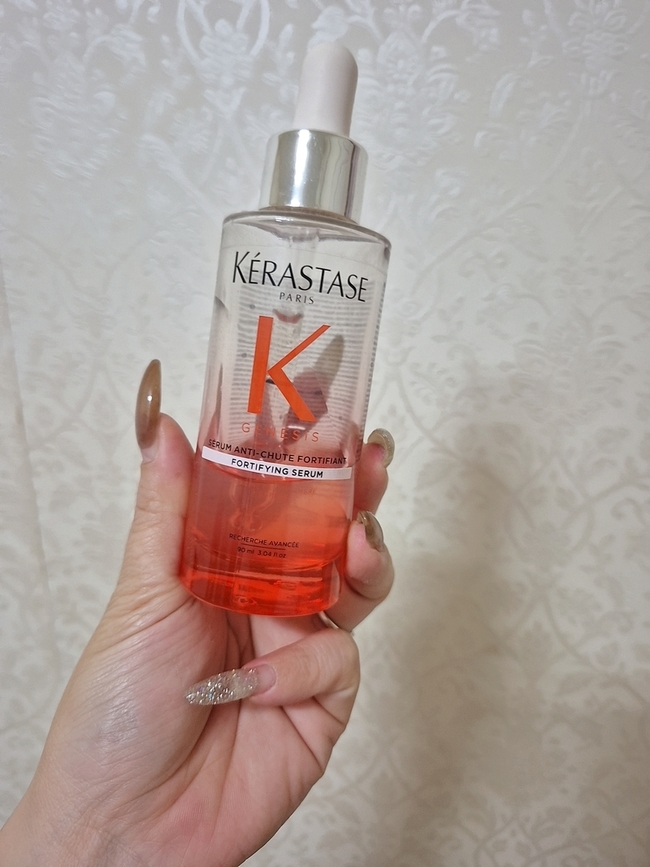 imgimg總於用了將近了但還是喜歡他們家的髮油🥰imgimg添加獨家雙效活源科技結合專利養髮成份亞美尼斯活髮因子秀髮強韌配方薑根萃取與珍稀修護成份高山雪絨花萃取能有效預防秀髮流失同時可提升頭皮秀髮對外在環境的防禦力提升潤澤度imgimg這一款頭皮精華用了的用量囉塗上頭皮的吸收力中等對於秀髮的強韌度方面好像並沒有看到太明顯的差異度😂用完這一瓶不會再回購了😊應該會試試其他款