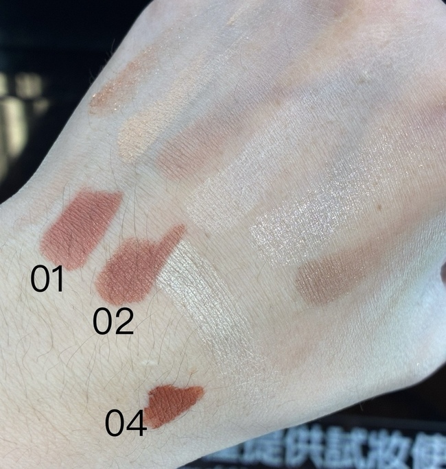 色這篇不要理它看唇彩就好😂