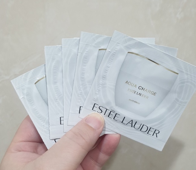 霜是在櫃上換到的天份試用