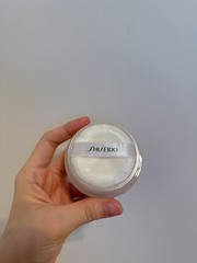 Rere_ - SHISEIDO 資生堂國際櫃 超聚光持光蜜粉 01 Hydrating GLOW 水潤光感 使用心得圖片