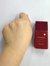 Amy0725 - INTEGRATE 櫻特芮 光透無瑕美肌粉底液SPF38 / PA+++  OC10 明亮色 使用心得圖片