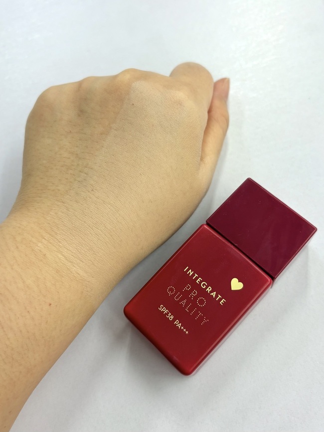 覺得偏乾皮膚有一點緊繃感