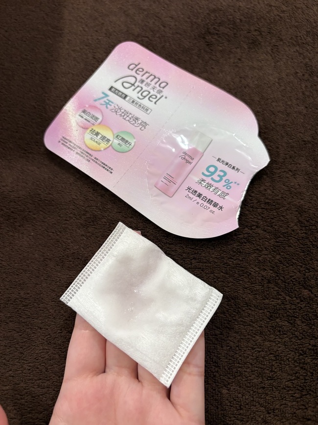 上妝也不會起屑或影響底妝服貼度