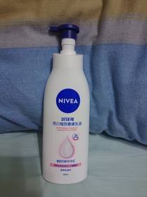 snow79 - NIVEA 妮維雅 亮白極致嫩膚乳液 使用心得圖片