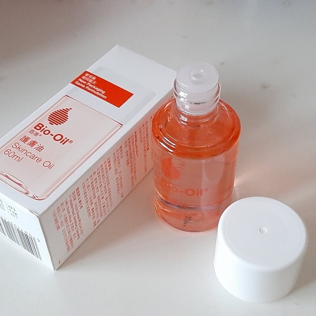 無華的塑膠瓶瓶身軟軟的