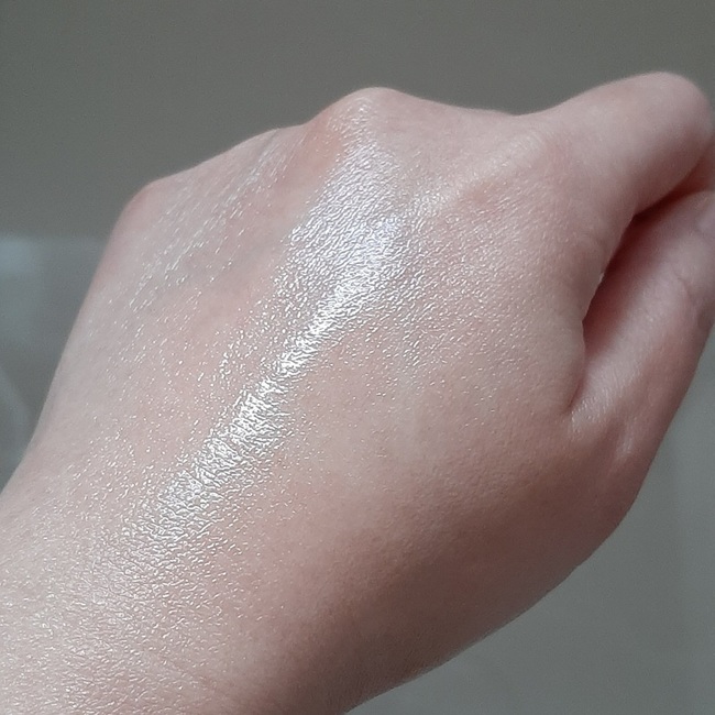 上算是一款輕潤舒爽的潤膚油