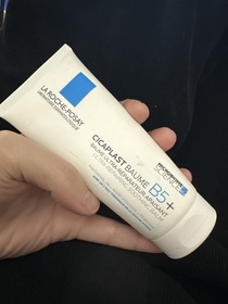 媛媛媽咪 - LA ROCHE-POSAY 理膚寶水 B5+全面修復霜 使用心得圖片