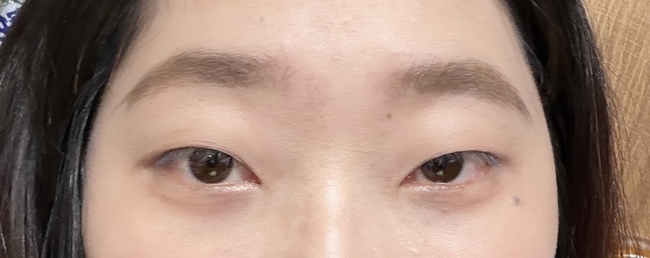 以這個顏色我覺得是有點奇怪