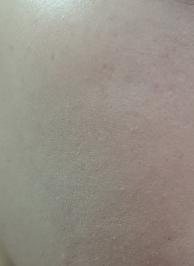 mg擦上有防曬係數的妝前乳