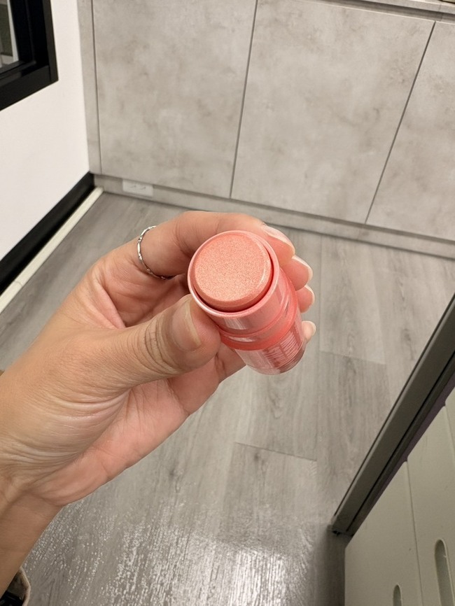 也想要找有這種蜜桃色的水光產品