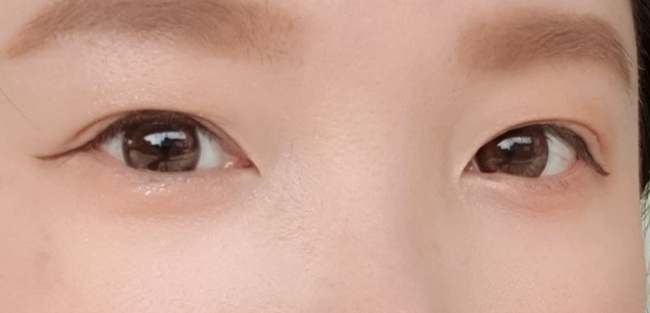 上妝似乎細紋看起來不明顯了