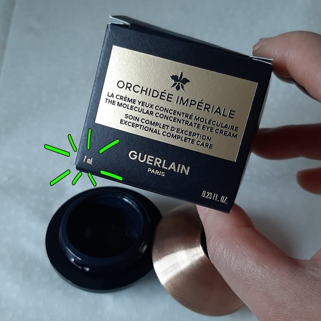 我的眼周好像可以黏些啥東西🤪🤪