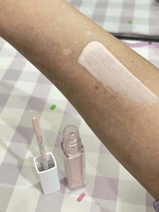 重粉色不死白多了一點好氣色