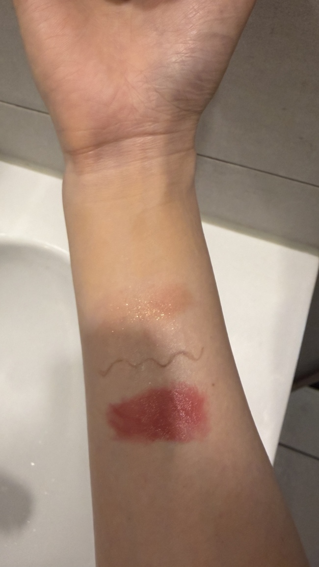 補上妝在手臂上再卸的成果發表😗