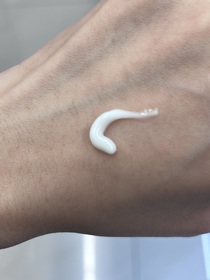 22553777 - L'OREAL PARIS 巴黎萊雅 玻尿酸眼霜級撫紋精華霜3.0 使用心得圖片