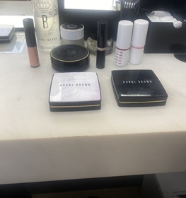 BP - BOBBI BROWN 芭比波朗 冷萃紫蜜粉餅 使用心得圖片