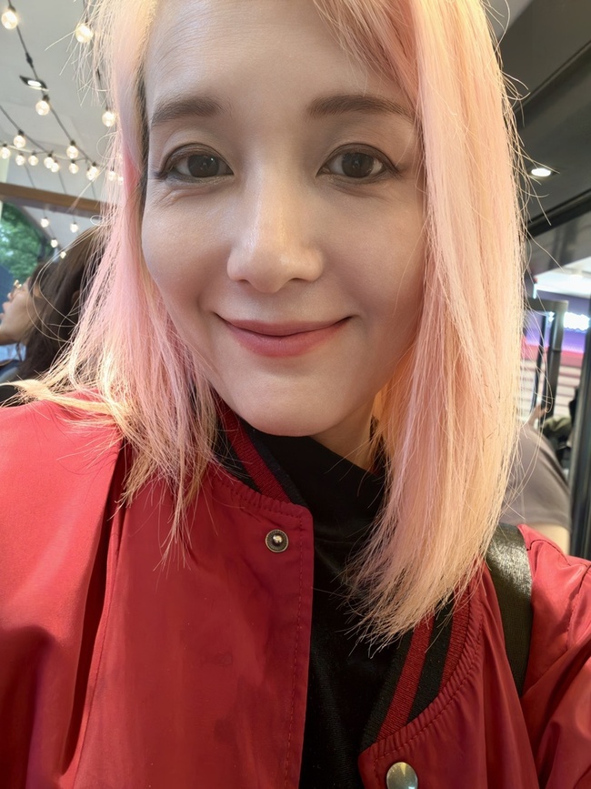 運站眼影超美啊