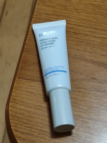 上官雨墨 - DR.WU 達爾膚 美顏濾鏡UV妝前乳-冷調藍 使用心得圖片