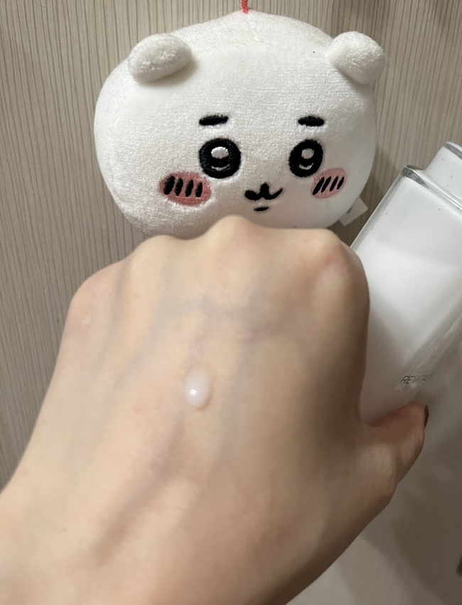 蓋子後是這種倒出來的圓孔