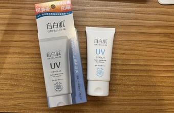 兔子討厭紅蘿蔔 - WHITE FORMULA 自白肌 水光感UV防曬水凝乳SPF50+ PA++++ 使用心得圖片