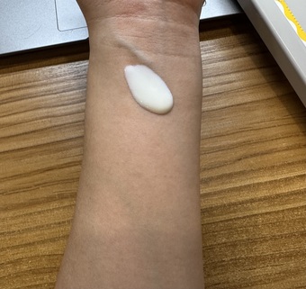 質地流動性較高的乳液狀