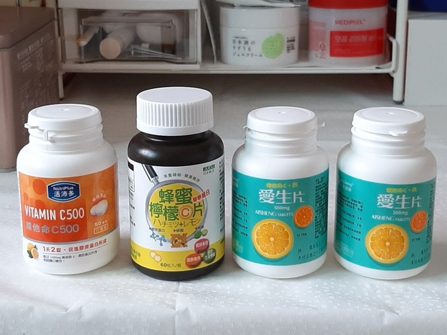 g這些是我陸續吃完的空瓶們