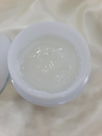 孟喬喬 - OZIO 歐姬兒 蜂王乳QQ潤白凝露 使用心得圖片
